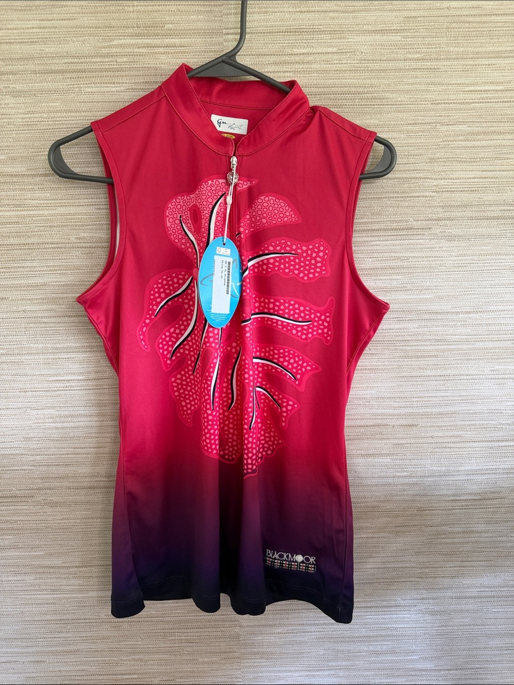 Greg Norman Sleeveless Zip Golf Polo in Red Ombre women's size Small NWT
